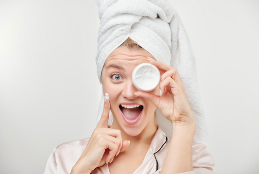 Routine de soin visage :  pourquoi mettre de la crème hydratante sur votre visage ?